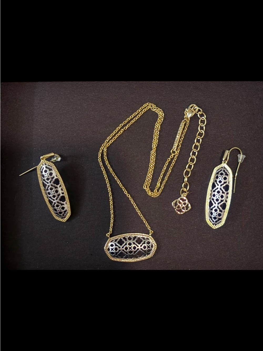 Kendra Scott Oval Pendant Necklace and Earring Set